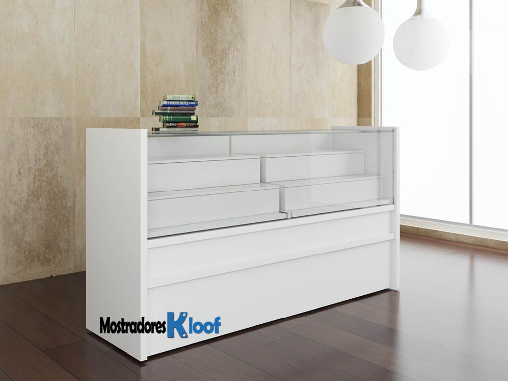 Mostradores de madera con bandejas extraíbles