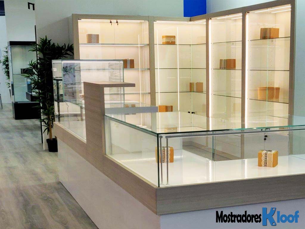 Mostrador de venta con vitrina expositora con iluminación led