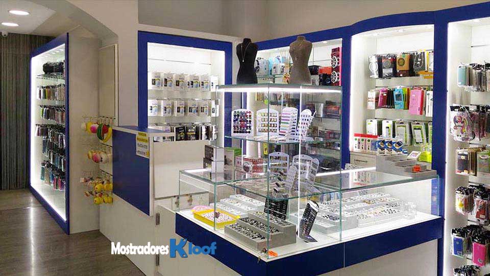 Vitrinas mostrador, descubre la más adecuada para tu tienda