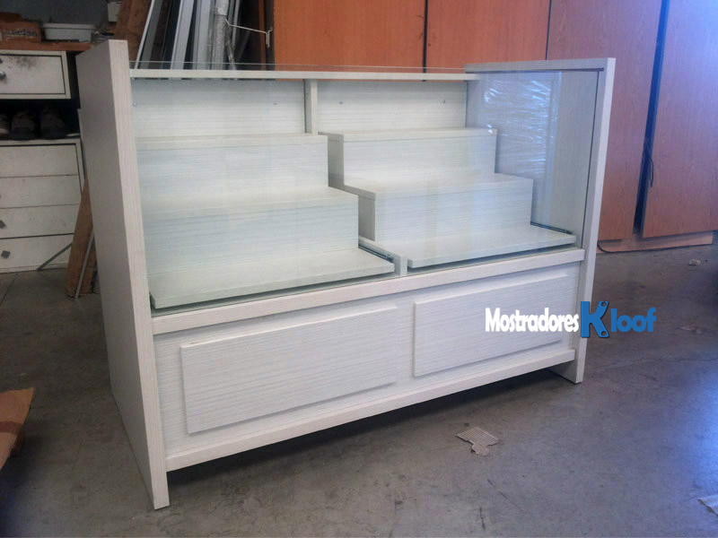 Mostradores vitrina con bandeja expositora deslizante